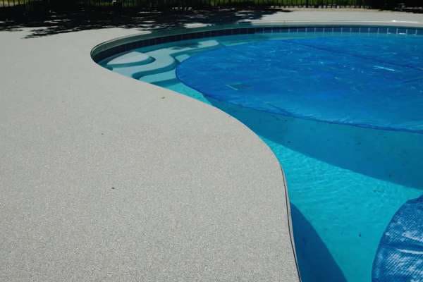 quartz carpet pool deck